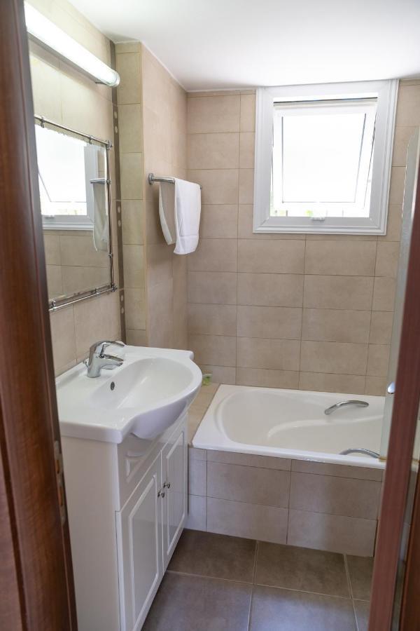 Fig Tree Villa Ekaterina 3 Bdrm Protaras Exteriér fotografie